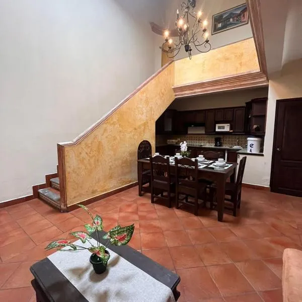 Lindo Apartamento Colonial para 6 Personas en Antigua Guatemala，位于Alotenango的酒店