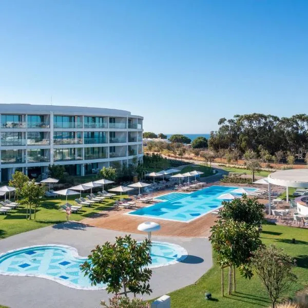 W Residences Algarve，位于阿尔坎塔里利亚的酒店