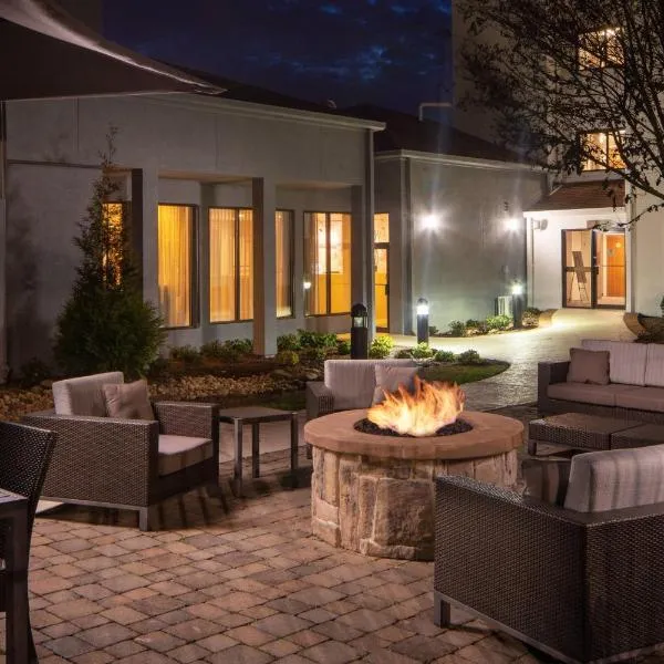 Courtyard by Marriott Nashville Airport，位于纳什维尔的酒店