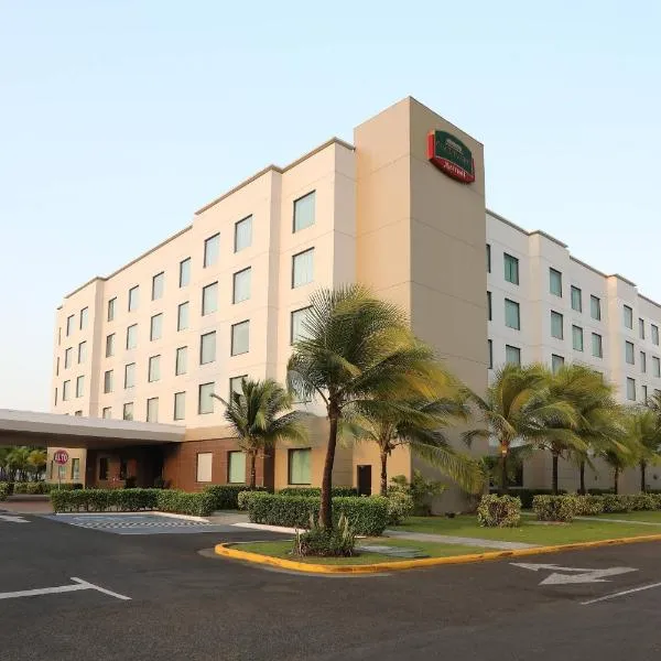 Courtyard by Marriott Panama Metromall，位于Tocumen的酒店