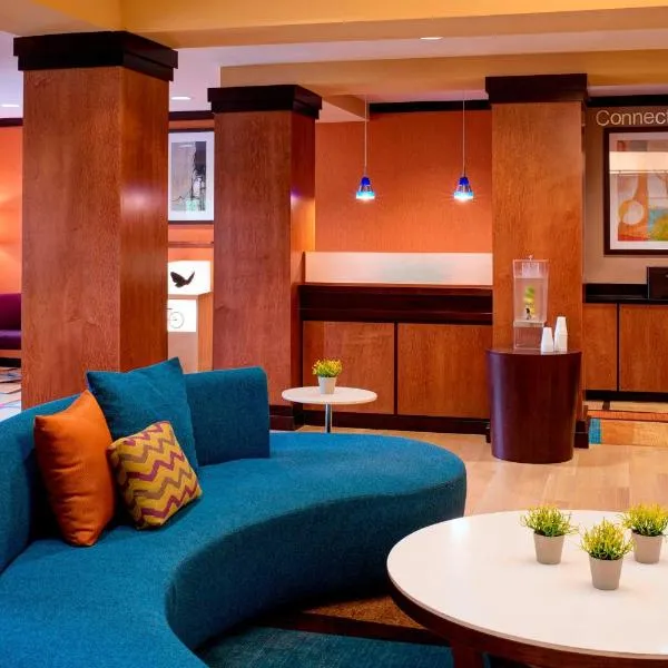 新布法罗费尔菲尔德套房酒店，位于Michiana Shores的酒店