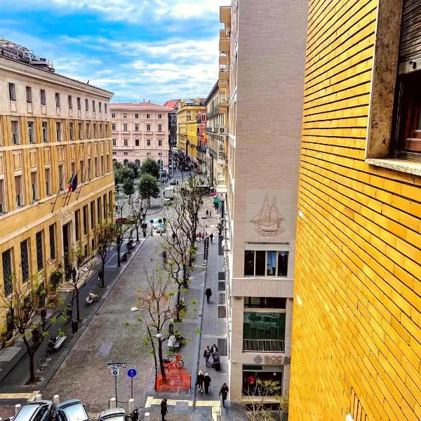 SILIA HOUSE Napoli Centro，位于那不勒斯的酒店