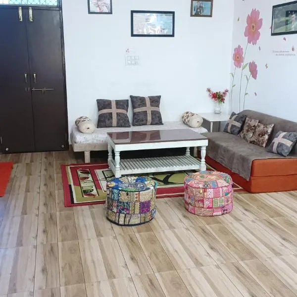 Gokul Niwas Home Stay Three，位于乌代浦的酒店