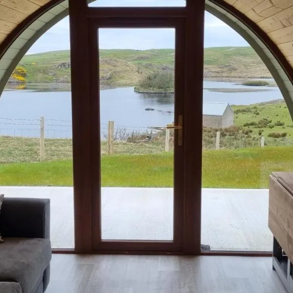 Fairhead Glamping Pods，位于巴利卡斯尔的酒店