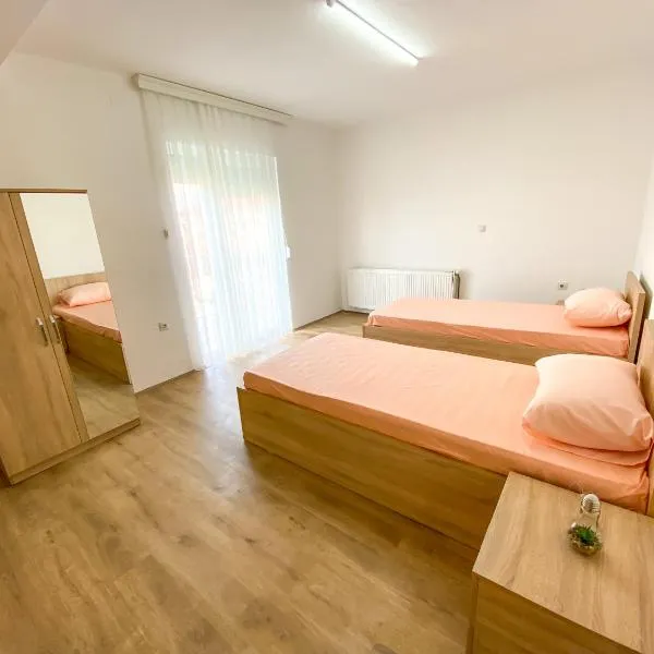 Rooms LikeHome，位于Gradsko的酒店