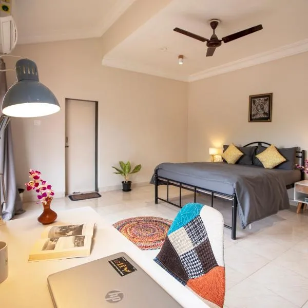 NomadGao Vila Nova - Comfort, Great Views, Fast WiFi & Interesting People，位于安君纳的酒店