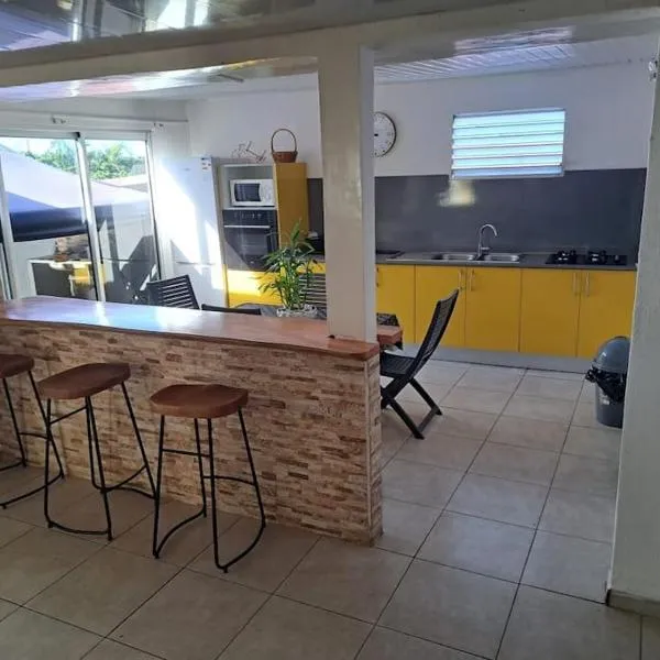 location Maison Basse-Terre GUADELOUPE，位于巴斯特尔的酒店