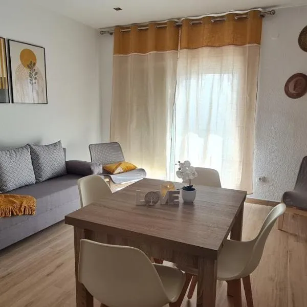 LuengiHouse - Espectacular apartamento con piscina，位于罗列特海岸的酒店