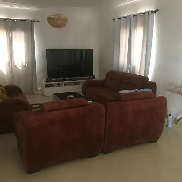 Villa chez ibou somone，位于索蒙的酒店