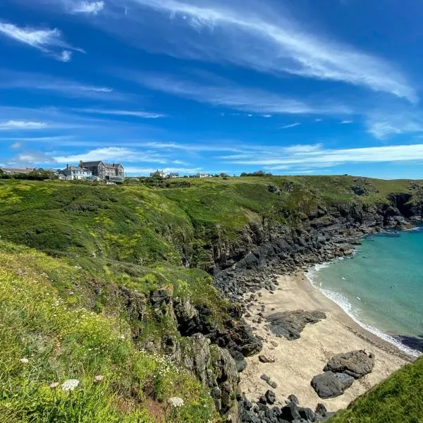 Housel Bay Hotel，位于利扎尔德的酒店