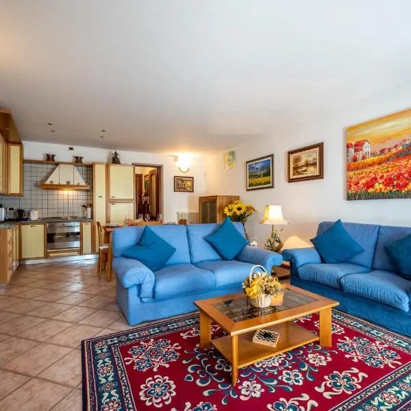 Apartment with bicycle storage in Dongo - Larihome A24，位于东戈的酒店