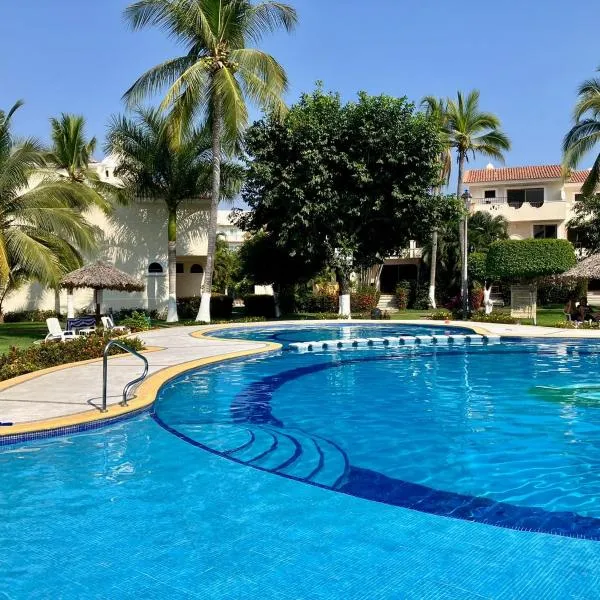 Villa Flamingo Golf Ixtapa，位于伊斯塔帕的酒店