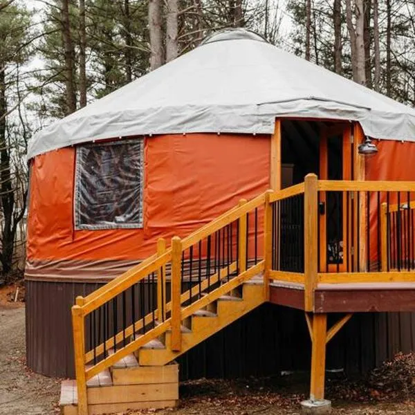 Heated & AC Yurt，位于Keuka Park的酒店