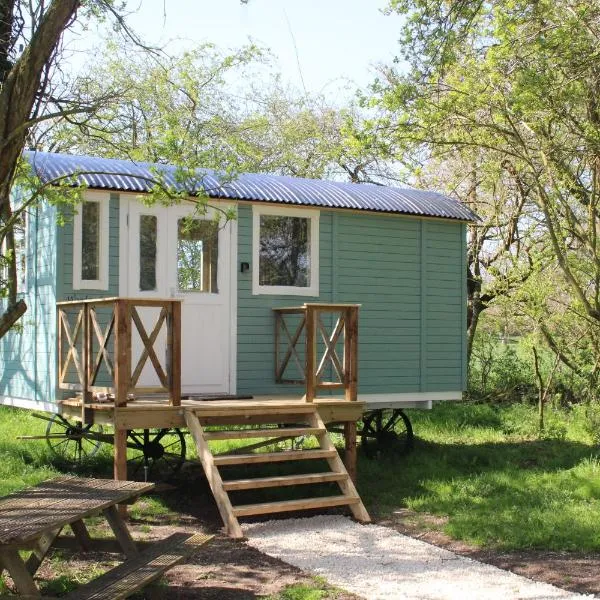 The Woodpecker shepherd hut，位于Elmswell的酒店