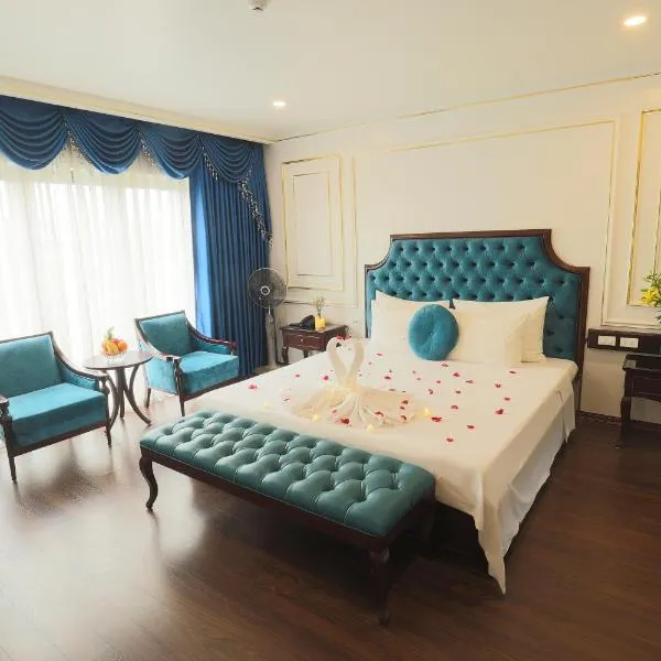 Royal Văn Phú Hotel，位于Ðồng Lư的酒店