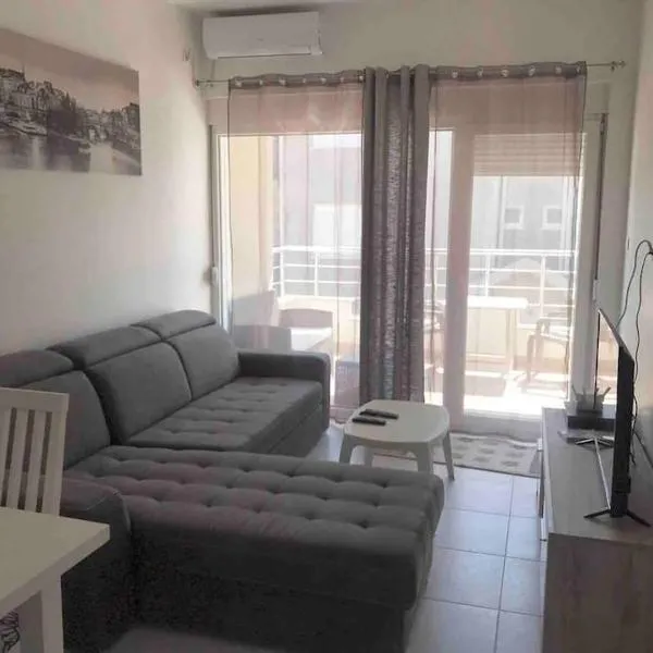 Très beau 2 pièces dans la jolie ville de Bijela - Appart numéro 6，位于比耶拉的酒店