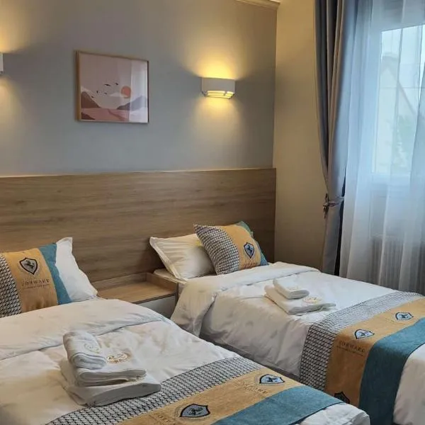 Chambre pour 2 personnes avec lit séparé dans la banlieue parisienne (Bondy)，位于邦迪的酒店