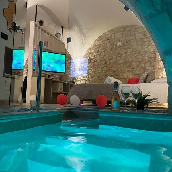 Luxury Suite Alfieri，位于马丁纳弗兰卡的酒店