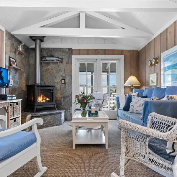 Fishermans Cottage - Sand Dunes Walk to Ocean，位于博德加湾的酒店
