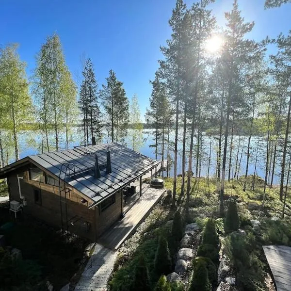 Luxury guesthouse, beachfront sauna，位于Vaajakoski的酒店