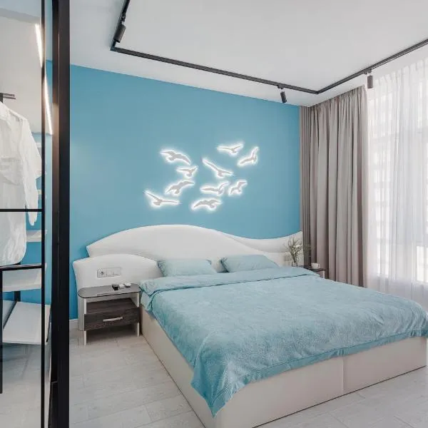 THE BEST APARTMENT ON THE SEASIDE IN ODESA! Luxury apartments in Arcadia, near seaside!，位于敖德萨的酒店