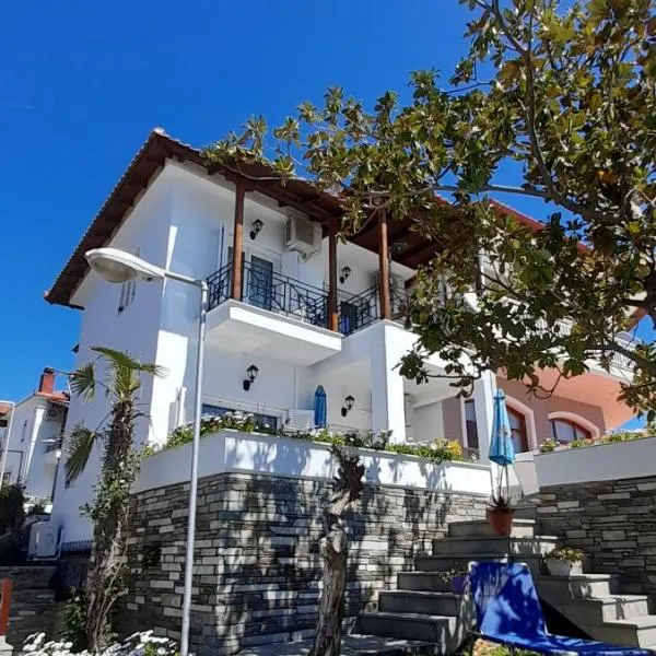 Sun Halkidiki seaside villa，位于Petrálona的酒店