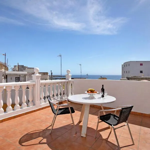 Atico Las Arenas，位于Arico的酒店