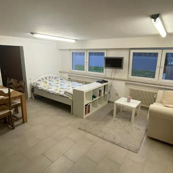 Valley Road House 1 Bedroom Apt，位于Immigrath的酒店
