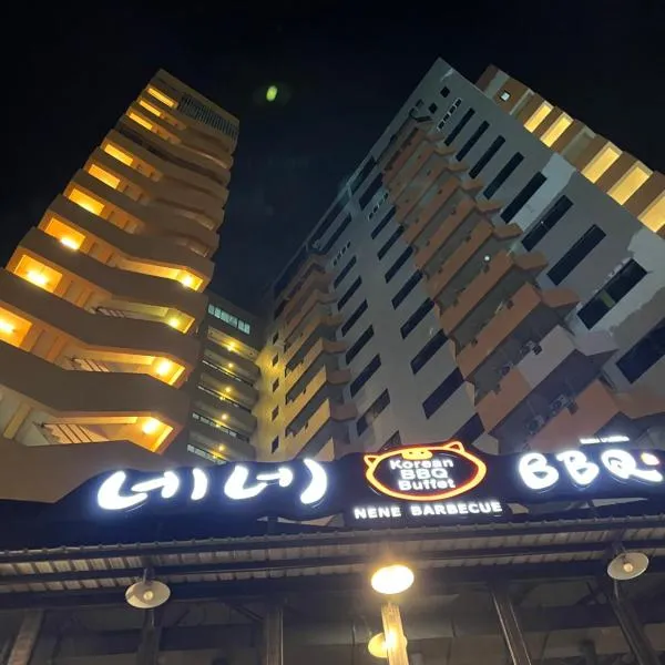 Mall Suites Hotel，位于Ban Bang Chan的酒店