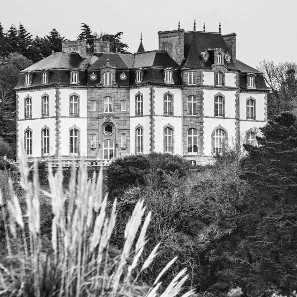 Un appartement au château de Locquéran Finistère，位于普卢伊内克的酒店
