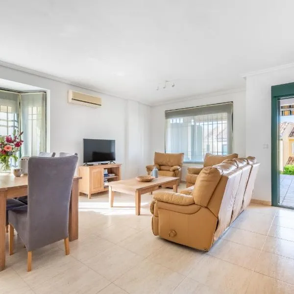 Cosy luxapartment 4 pers，位于奥里韦拉斯科斯塔的酒店