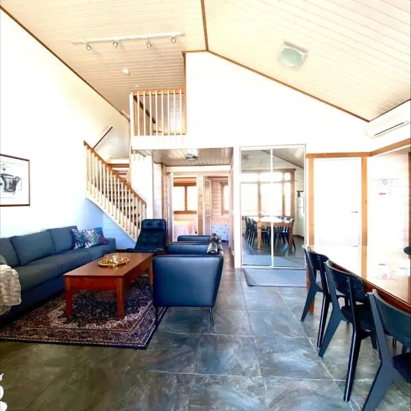 Himos Mökki superior - Chalet Cottage superior ski-in-ski-out，位于耶姆赛的酒店