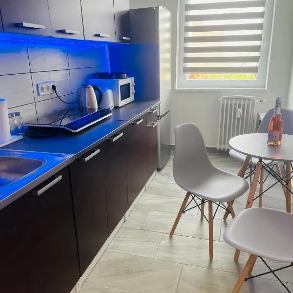 Horizont-Szilvás Apartman，位于Szalatnak的酒店