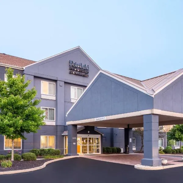 印第安纳波利斯西北费尔菲尔德酒店及套房，位于Zionsville的酒店