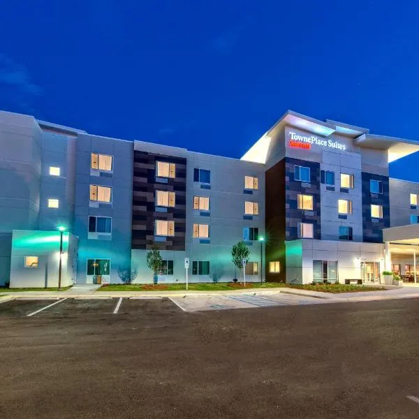 TownePlace Suites by Marriott Auburn University Area，位于Oak Bowery的酒店