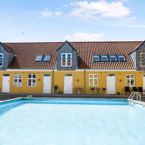 Holiday Apartment With Pool On Bornholm，位于古兹耶姆的酒店