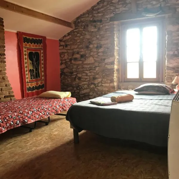 Chambre chez l'habitant Corail cuisine et sdb partagées，位于Horsarrieu的酒店