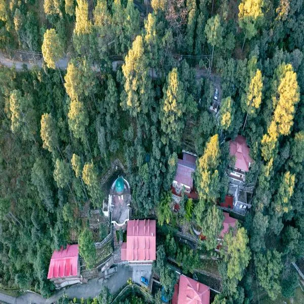 The Canadian Woods Resort，位于穆克缇斯瓦的酒店