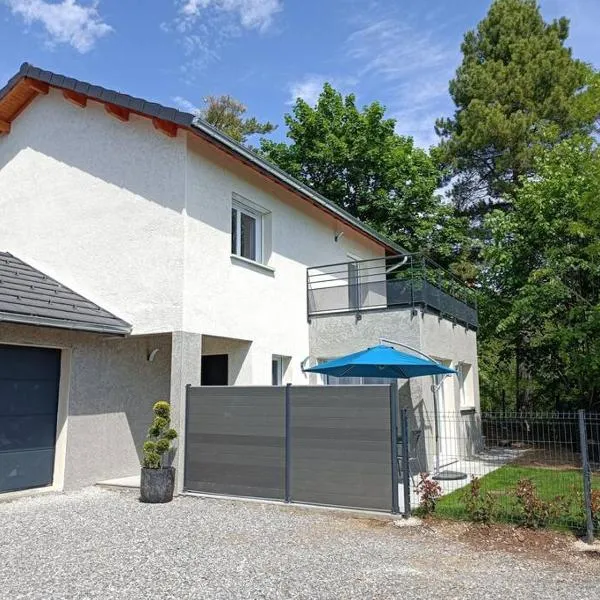 Villa Côté Charance Pelleautier，位于Pelleautier的酒店