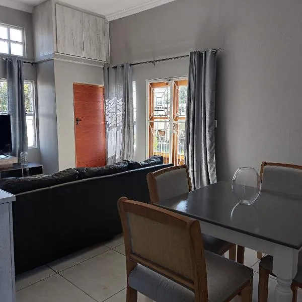 Grassland 4 (Townhouse)，位于布隆方丹的酒店