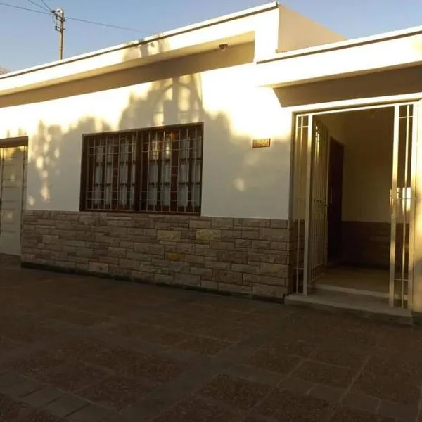 Amplia casa para 6 huéspedes en Mendoza，位于戈多伊克鲁斯的酒店