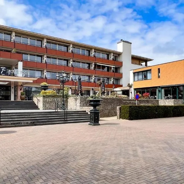 Fletcher Familiehotel De Hunzebergen，位于Emmer-Erfscheidenveen的酒店