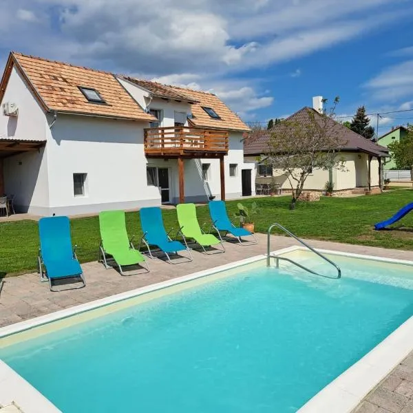 Amande House & Cottage，位于Balatonszentgyörgy的酒店