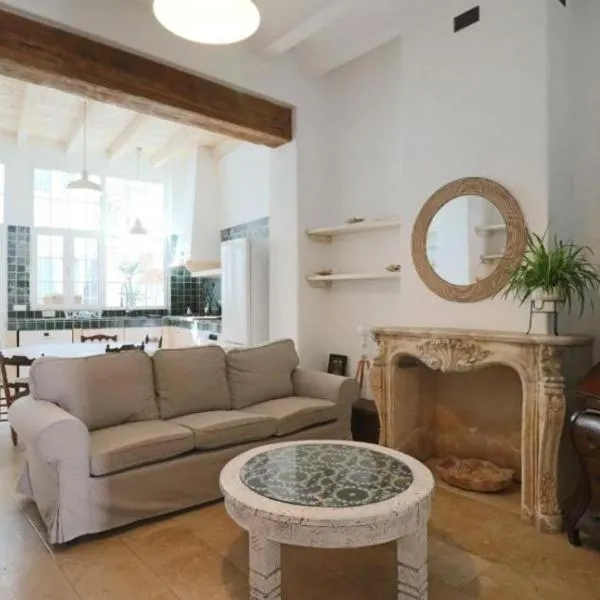 Apartamentos Castillo Quince，位于卡塔亚的酒店