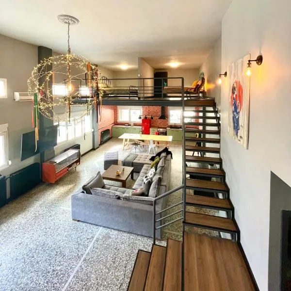 Πανέμορφο design,ηλιόλουστη ισόγεια μεζονέτα，位于卡斯托里亚的酒店