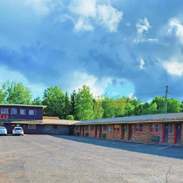 Indianhead Ironwood Hotel，位于艾恩伍德的酒店