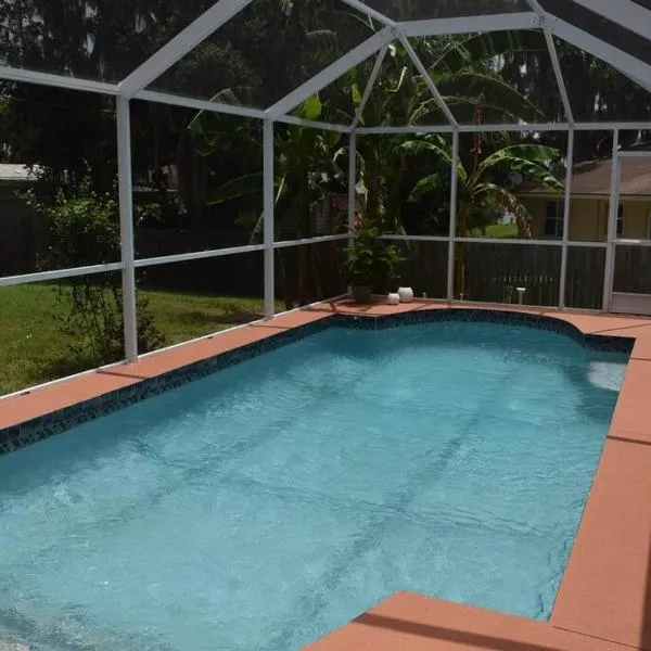 Bernice 3bd2bth With Heated Pool Near Siesta Key!，位于西耶斯塔岛的酒店