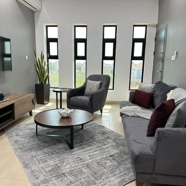 Janneya Apartment Salagie，位于Sukuta的酒店