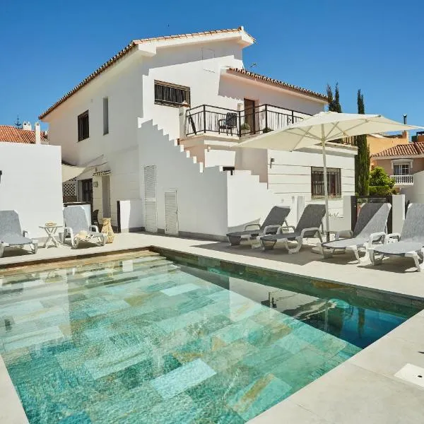Villa in Fuengirola Center NEW SALT WATER POOL，位于福恩吉罗拉的酒店