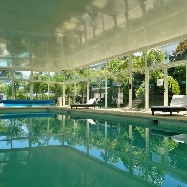 Skyblue Apart Hotel Punta Colorada，位于皮里亚波利斯的酒店